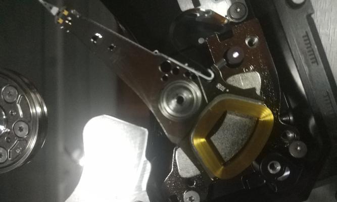 希捷固态硬盘磁头更换指南（一步步教你如何更换希捷固态硬盘的磁头）