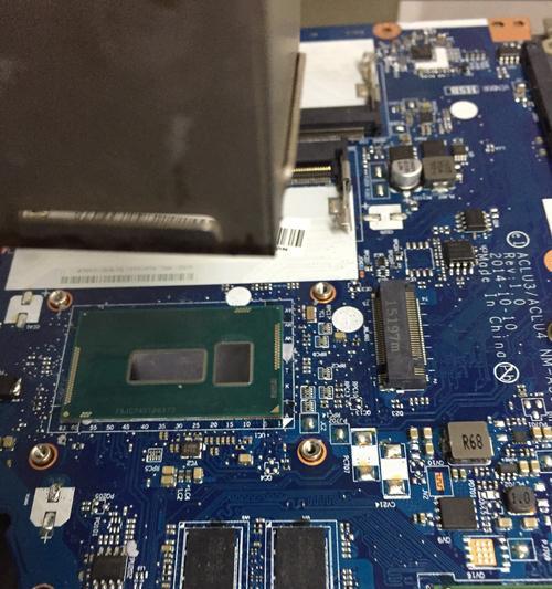 联想小新V3000主板更换教程（小新V3000主板更换方法详解，教你打造定制化电脑体验）