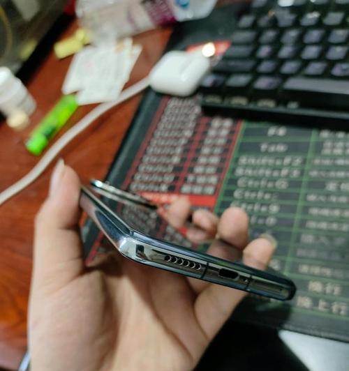 华为手机昆仑玻璃更换教程（一步步教你如何更换华为手机昆仑玻璃）